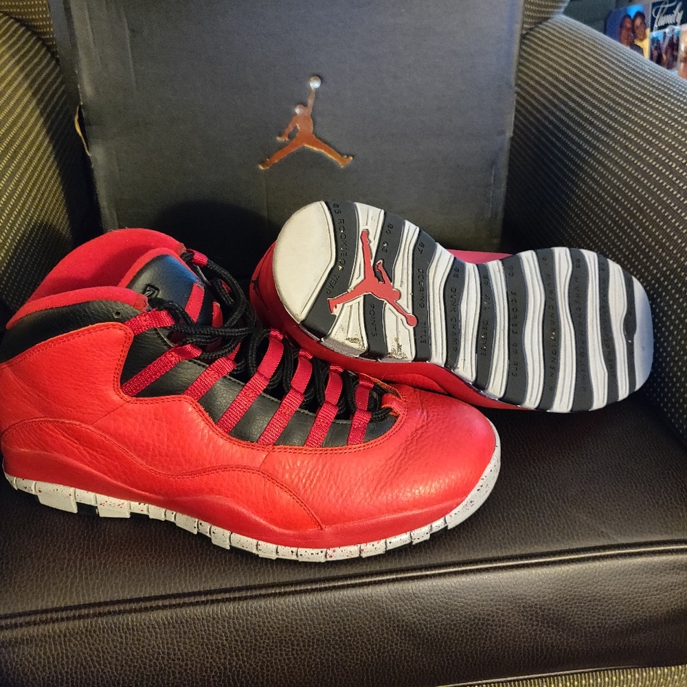 🔥🔥 Air Jordan Bulls Over Broadway Size 12